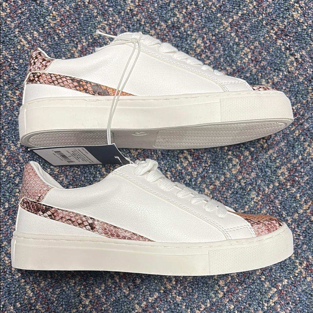 NWT Universal Thread White and Orange Sneakers with Fashionable Accents size 5 - Picture 6 of 16